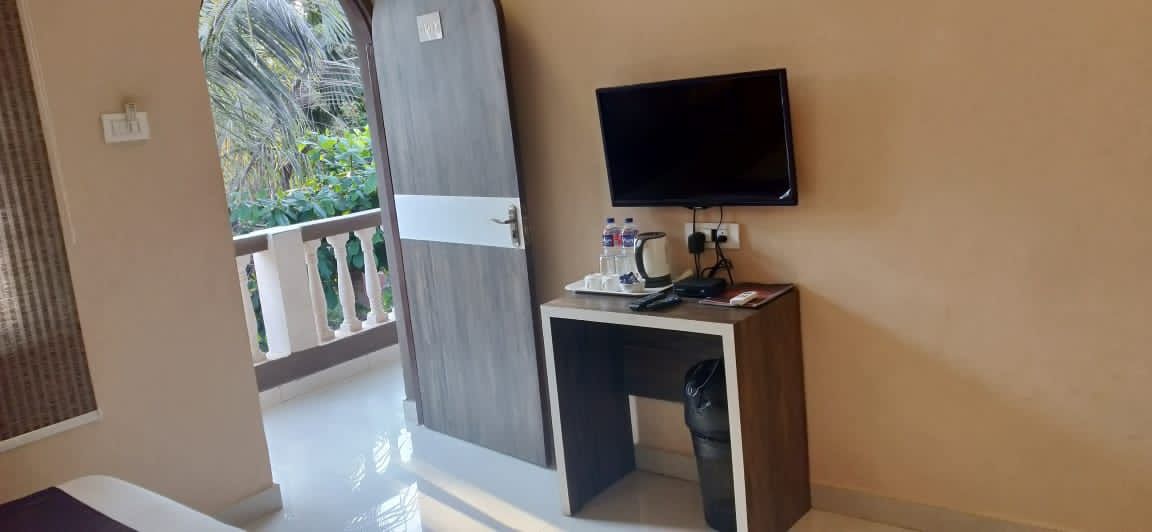 Wood House Beach Resort
