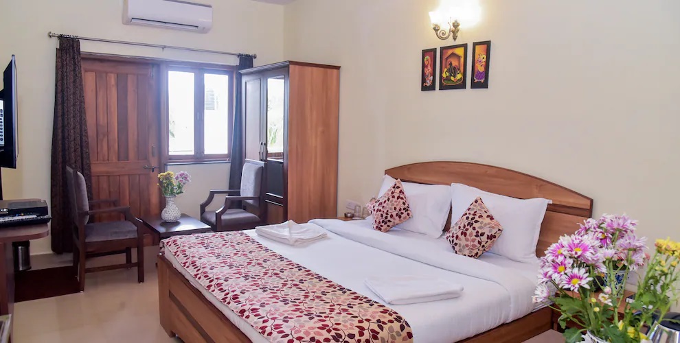 Deluxe Room Pool view