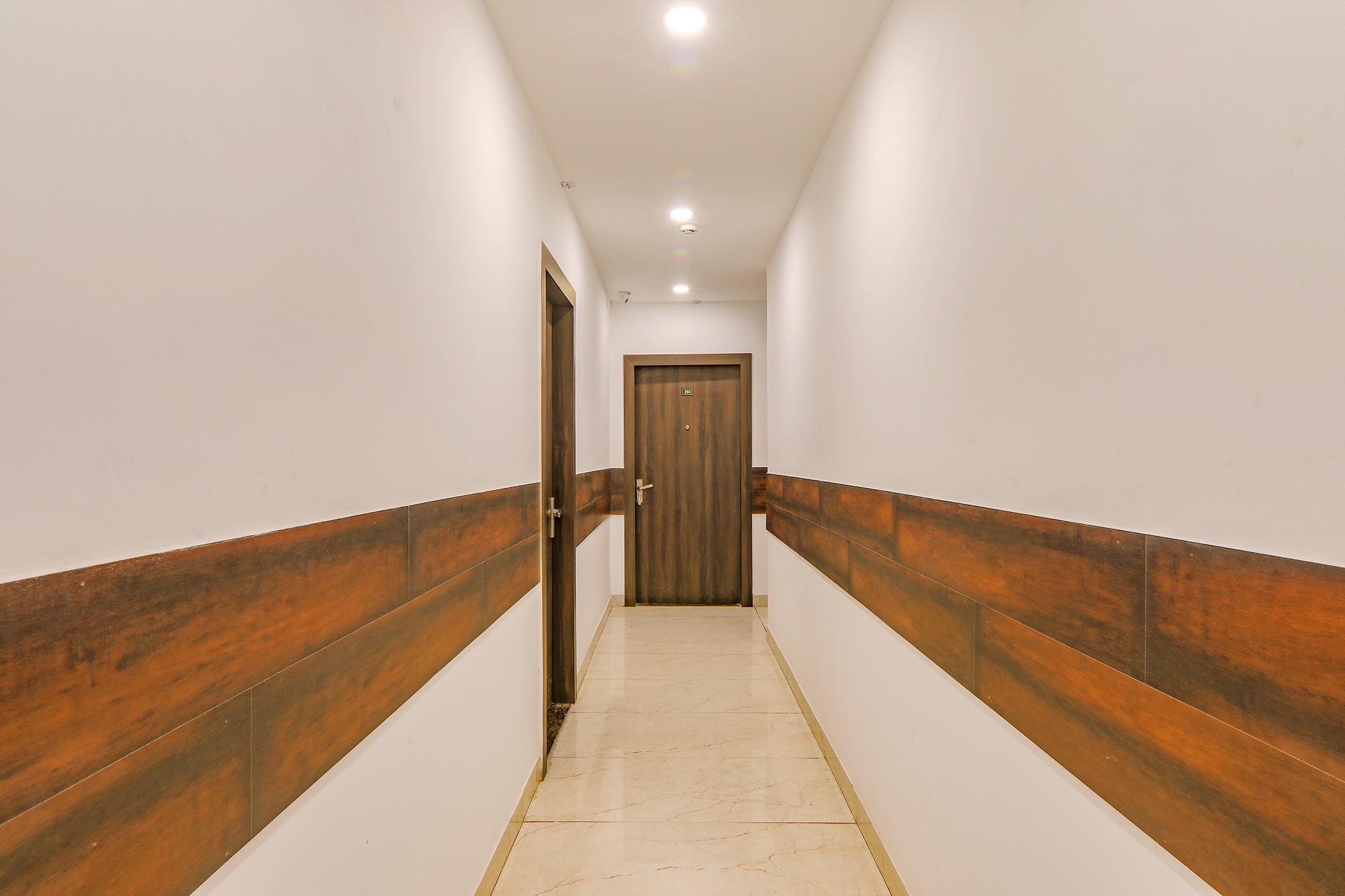 FabExpress The Mall Inn, Kanpur 5