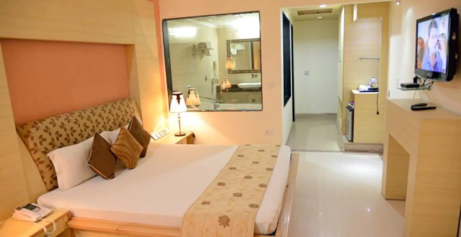 Honeymoon Suite Room