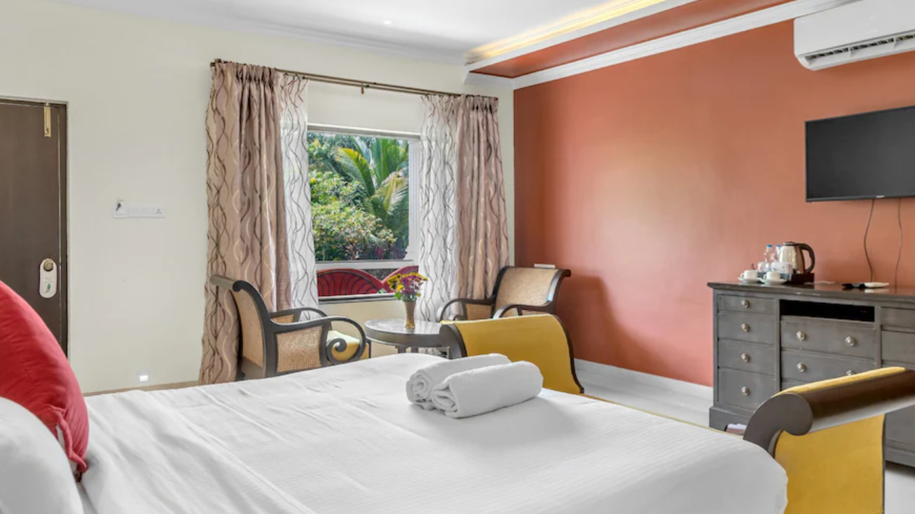 Deluxe Double Room With Pool view.