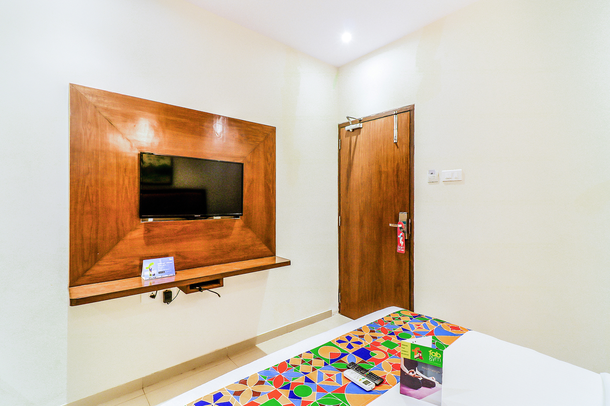 FabHotel Admiral, Mumbai 2