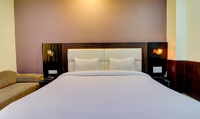 FabHotel Club Junction, Agra 5