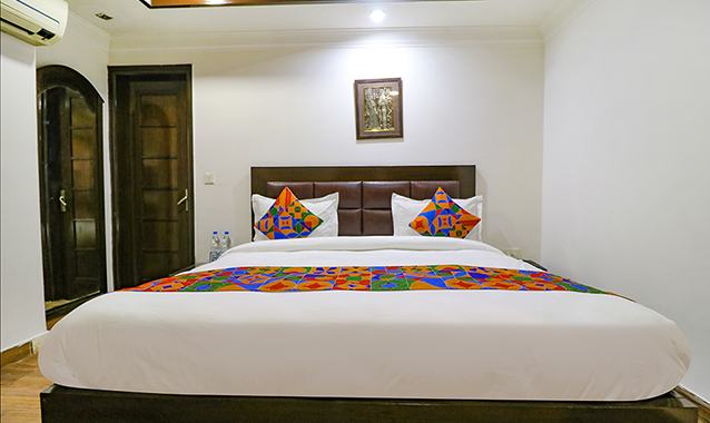 FabHotel Vivaan castle, New Delhi 5