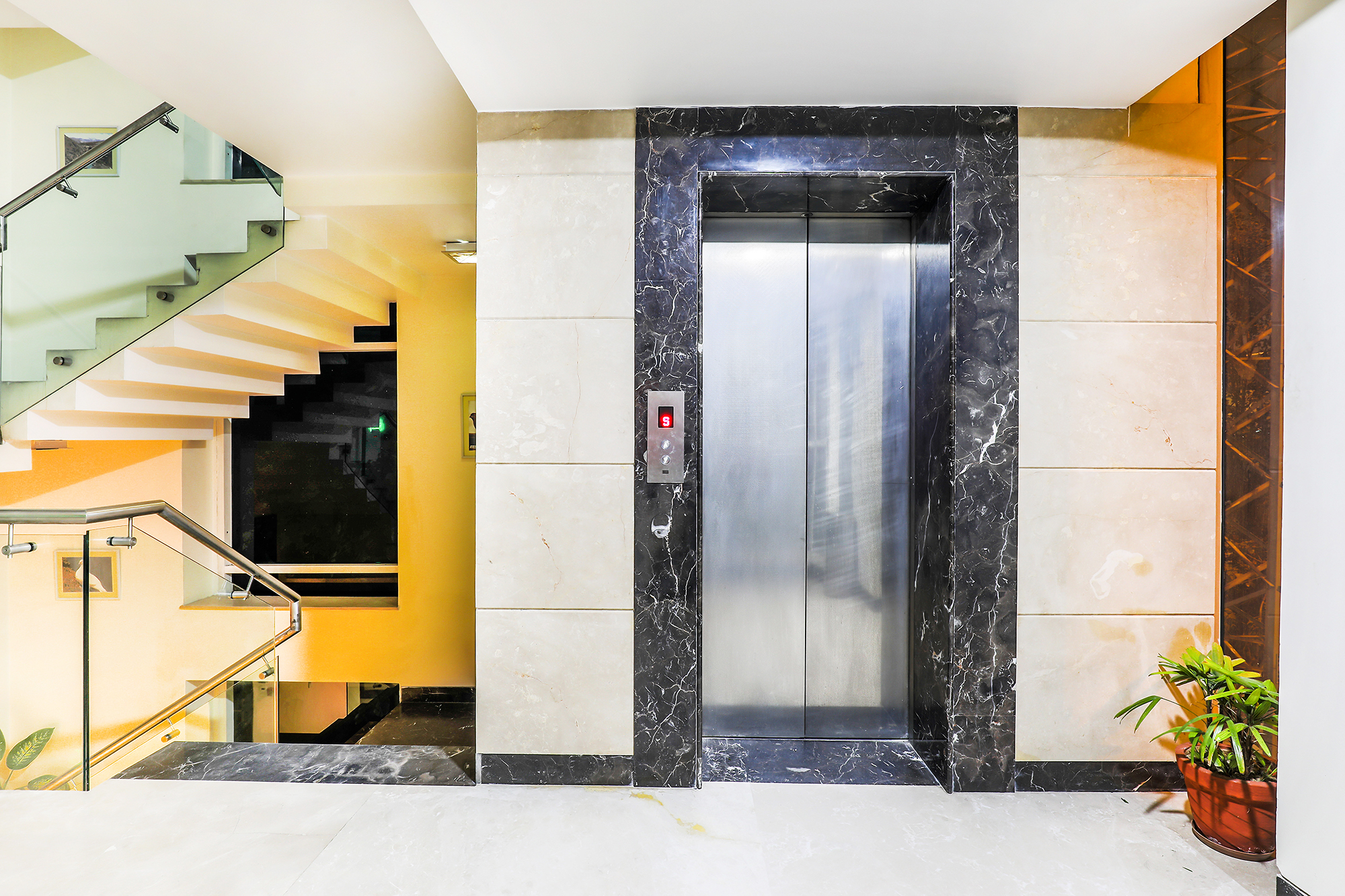 FabHotel F9 Lajpat Nagar