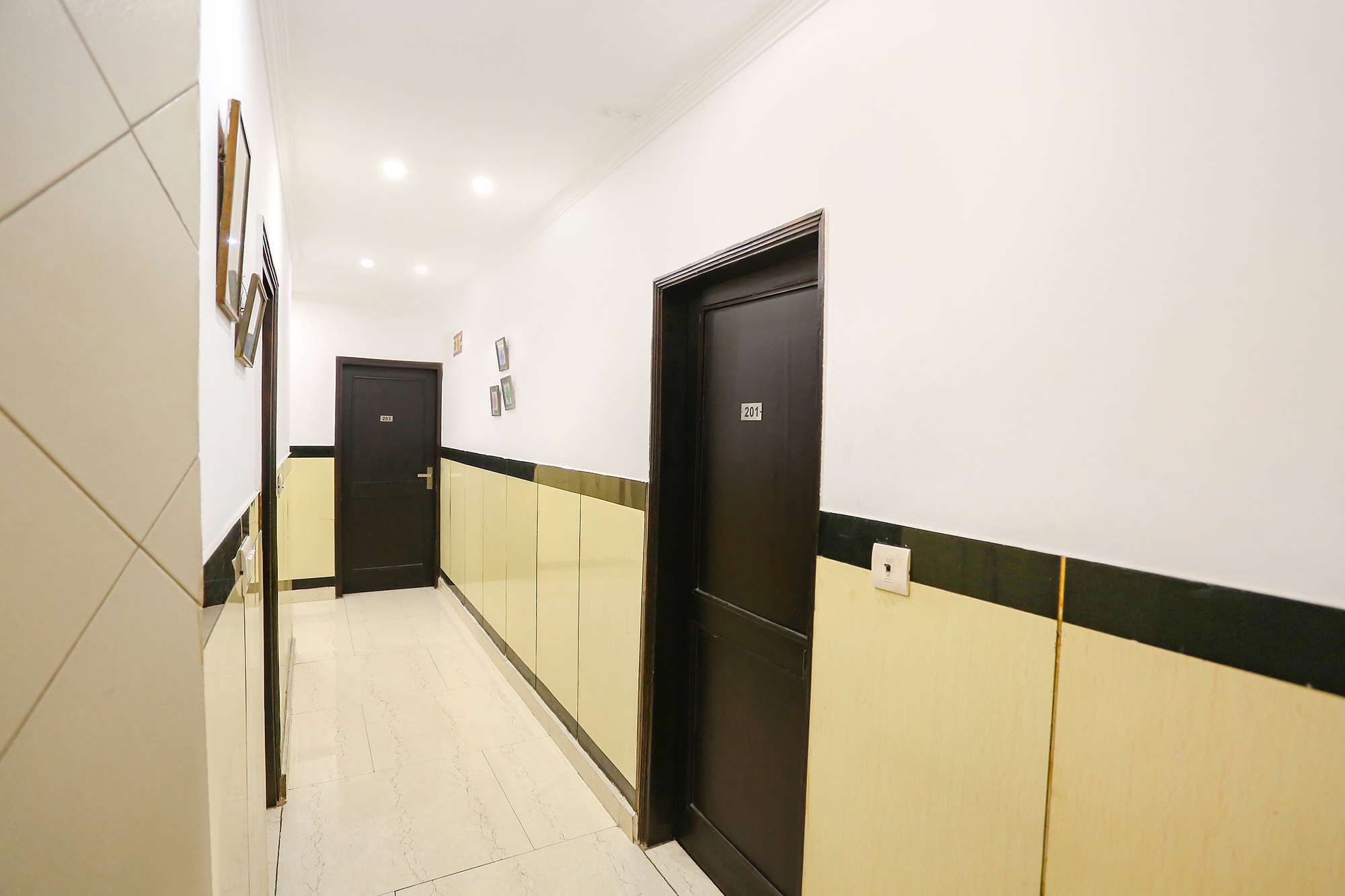 FabExpress Llyod House, New Delhi 4