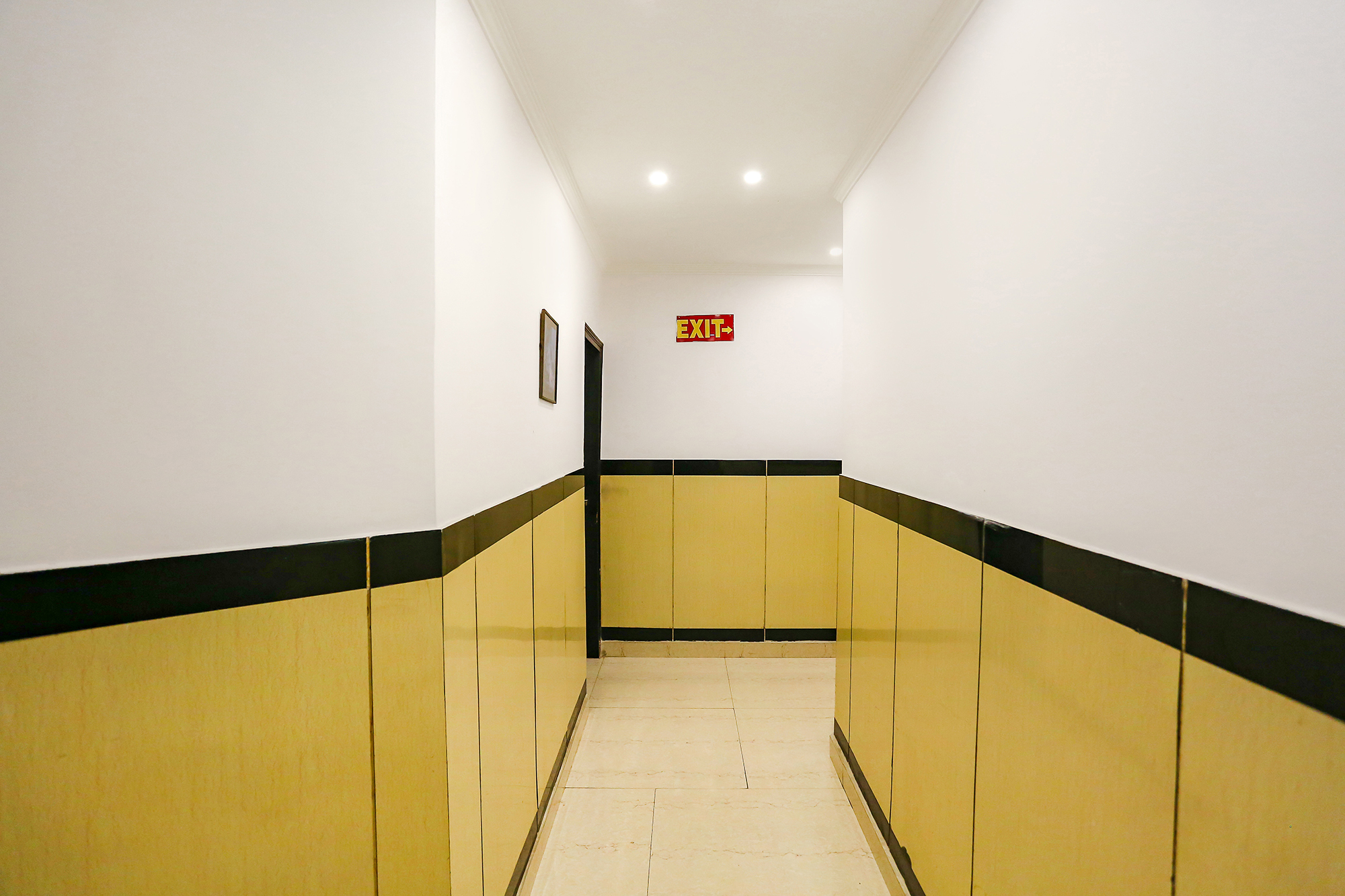 FabExpress Llyod House, New Delhi 5