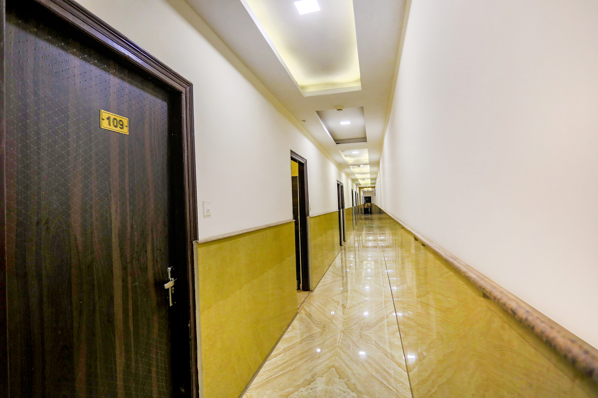 FabHotel The Kiara, New Delhi 3