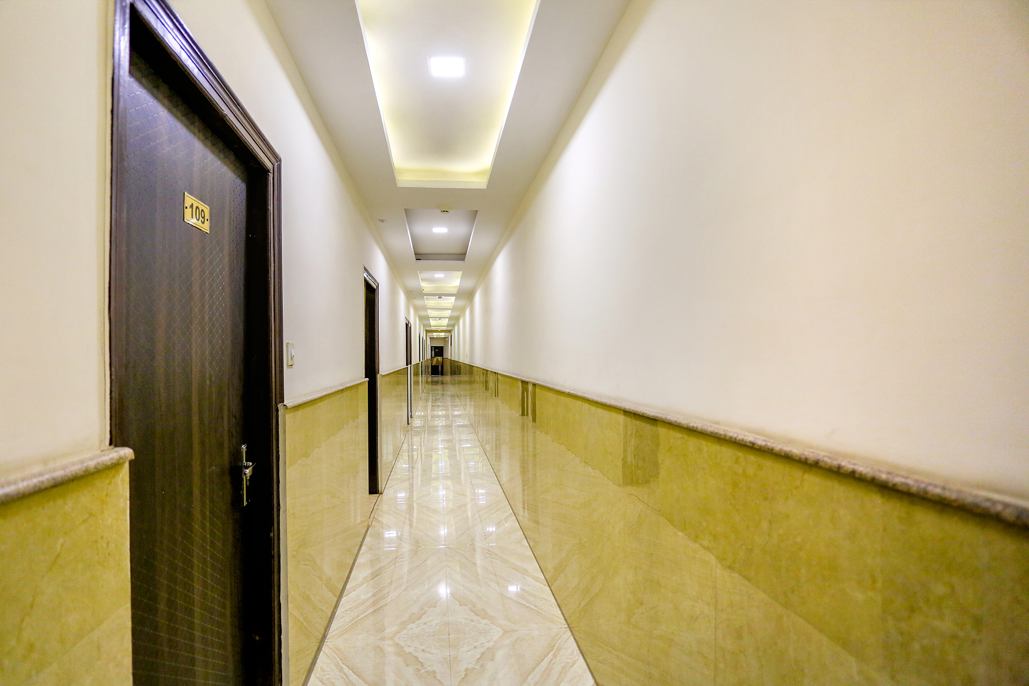 FabHotel The Kiara, New Delhi 4