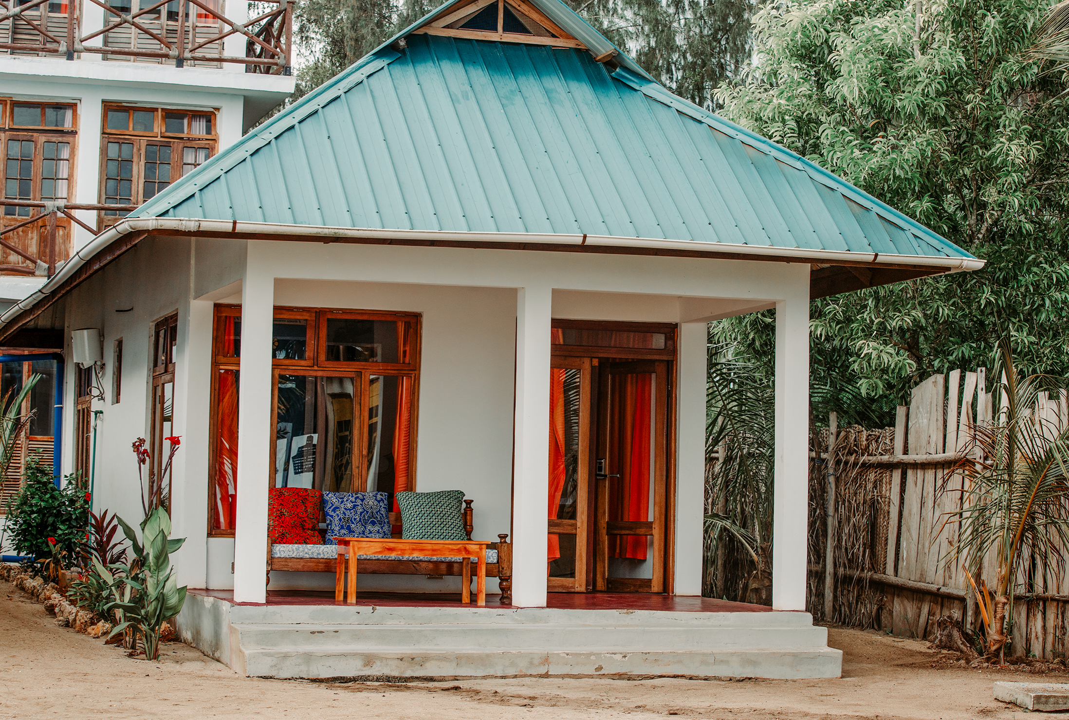 Deluxe Beachfront Cottage