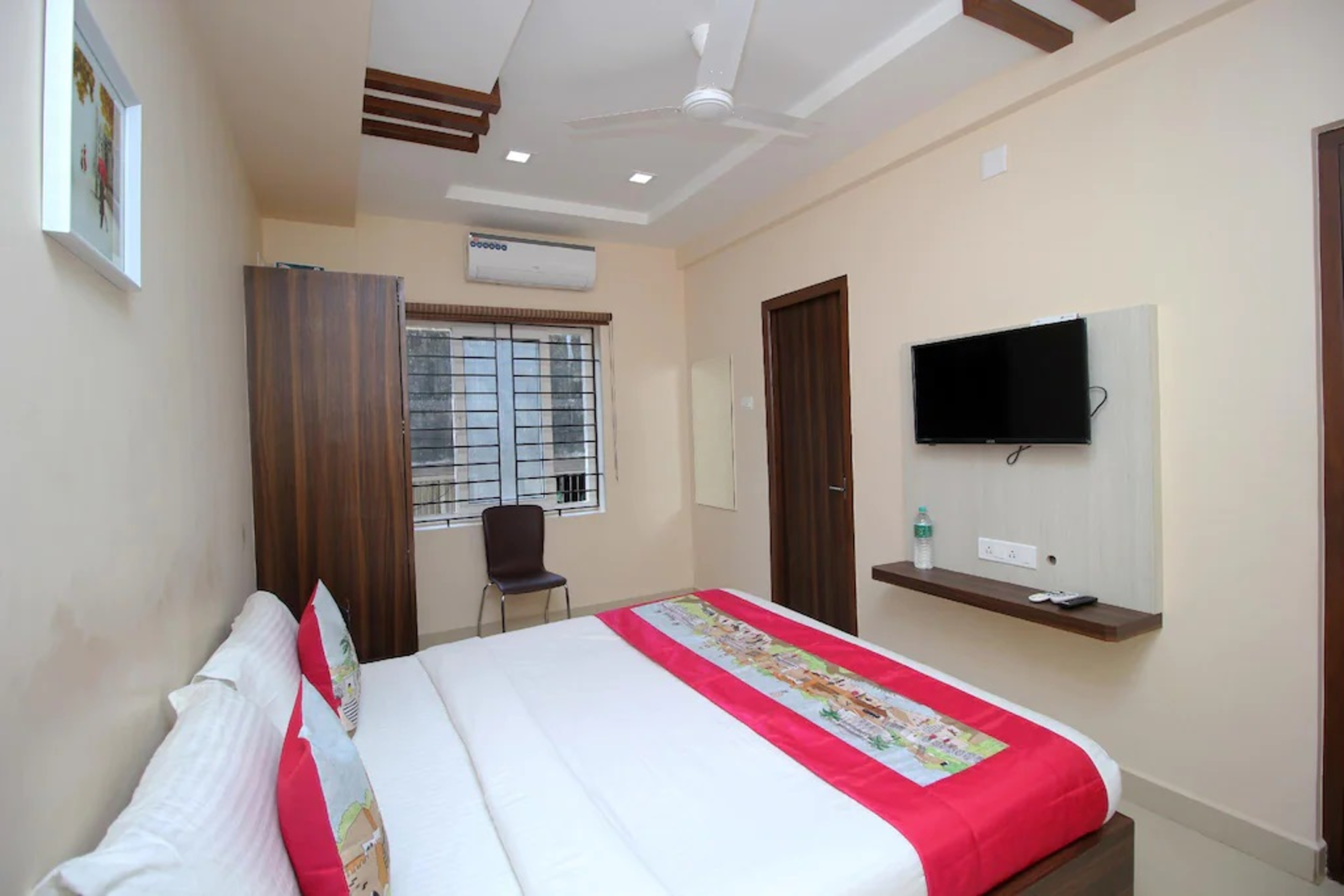 FabHotel Aadvik Sai Residency