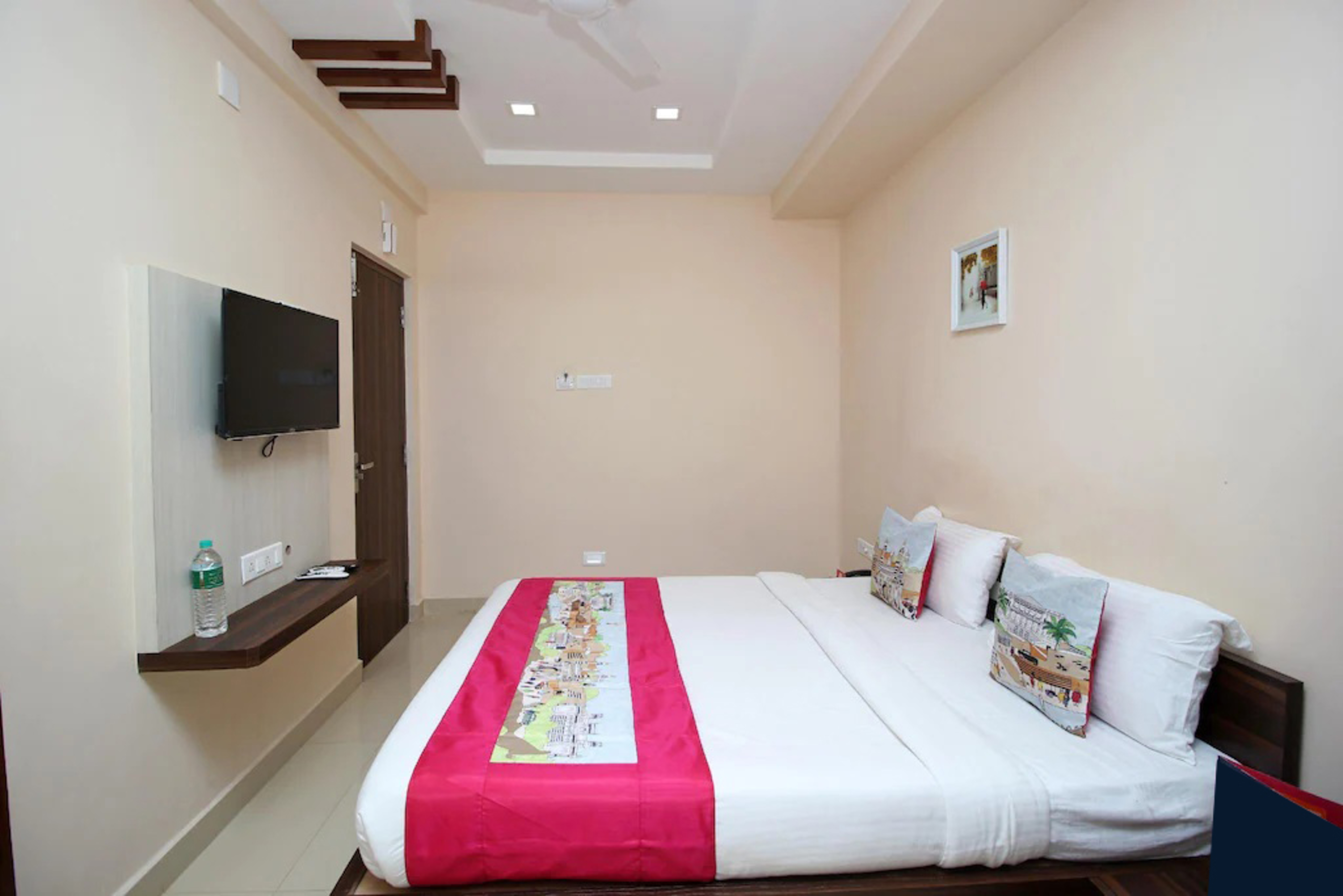 FabHotel Aadvik Sai Residency