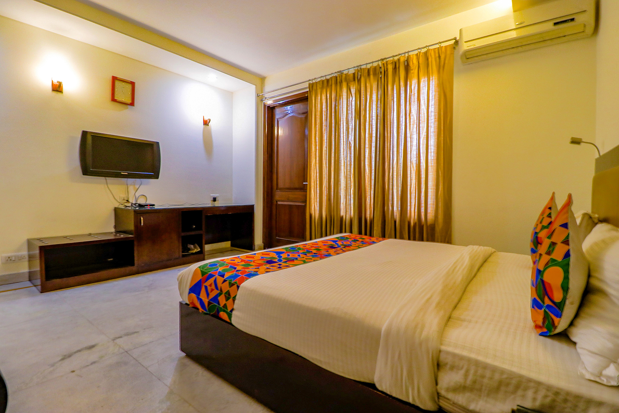 FabHotel Imperial Inn, Gurgaon 2