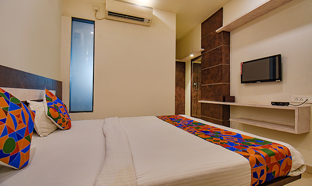 FabHotel Royce Studio Apartments, Pune 4