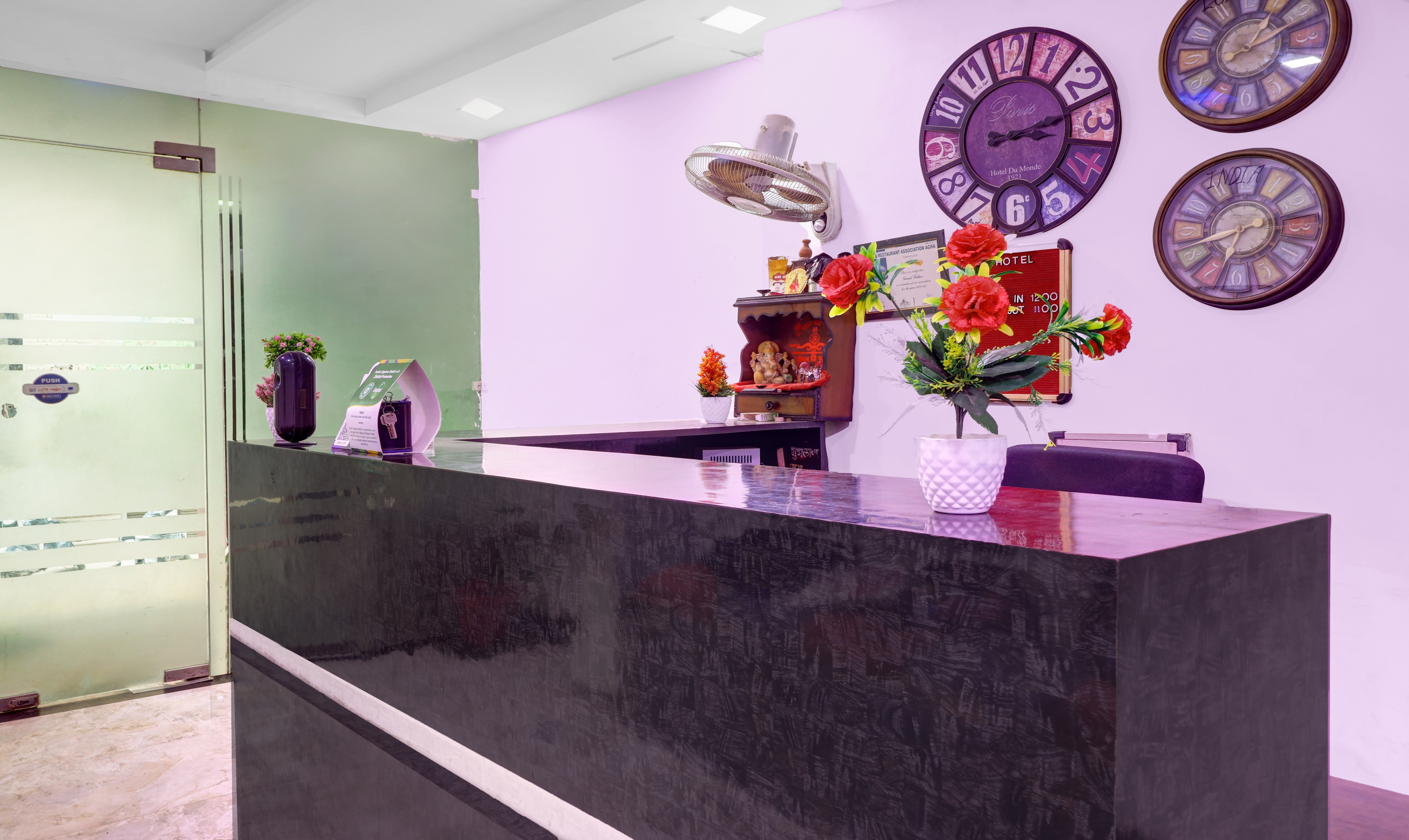 Treebo Trend Hotel Grand Father, Agra 5