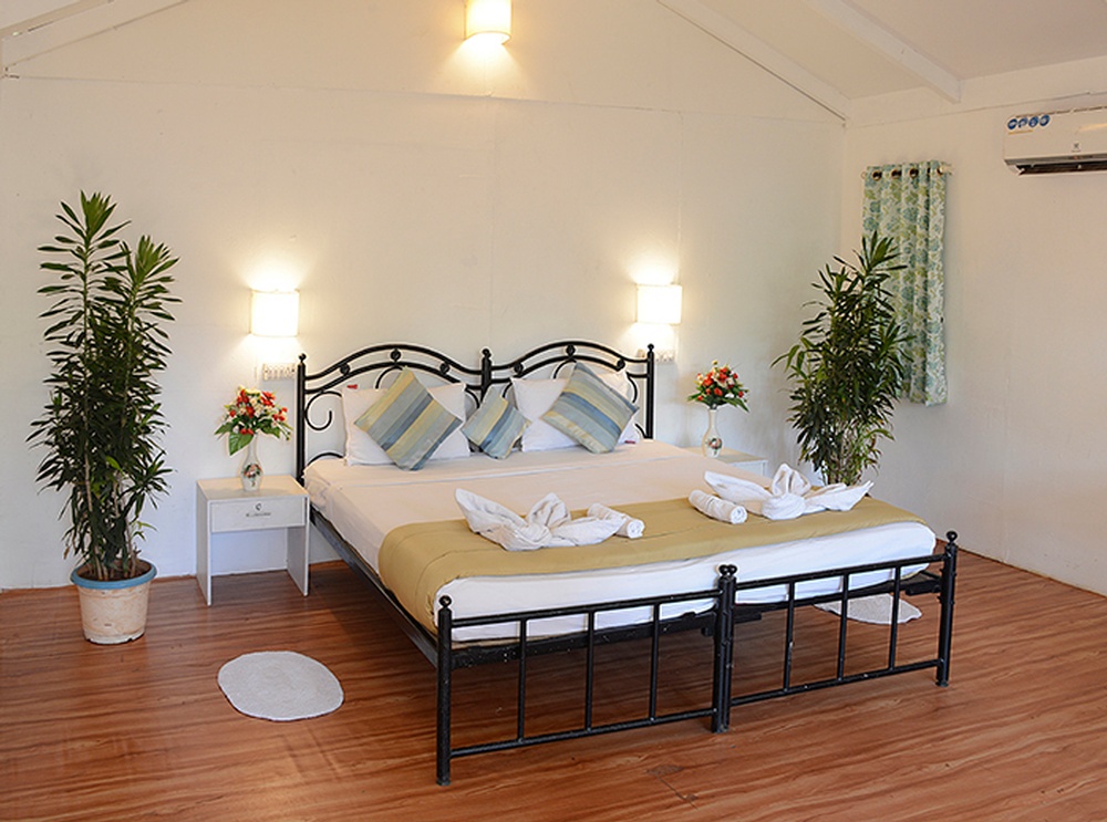 Deluxe AC Garden View Beach Hut