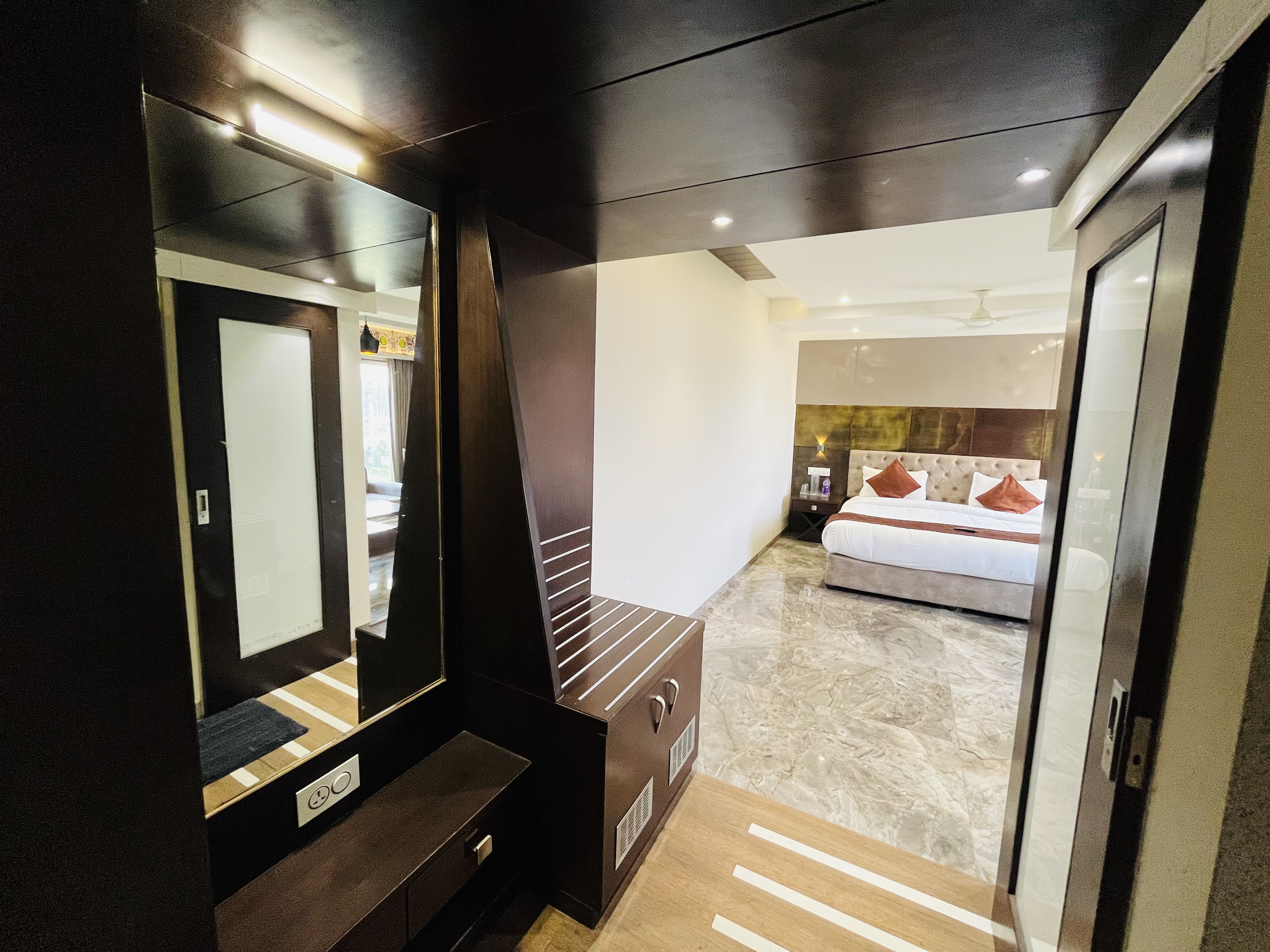 Anroute Stays- President, Ujjain 4