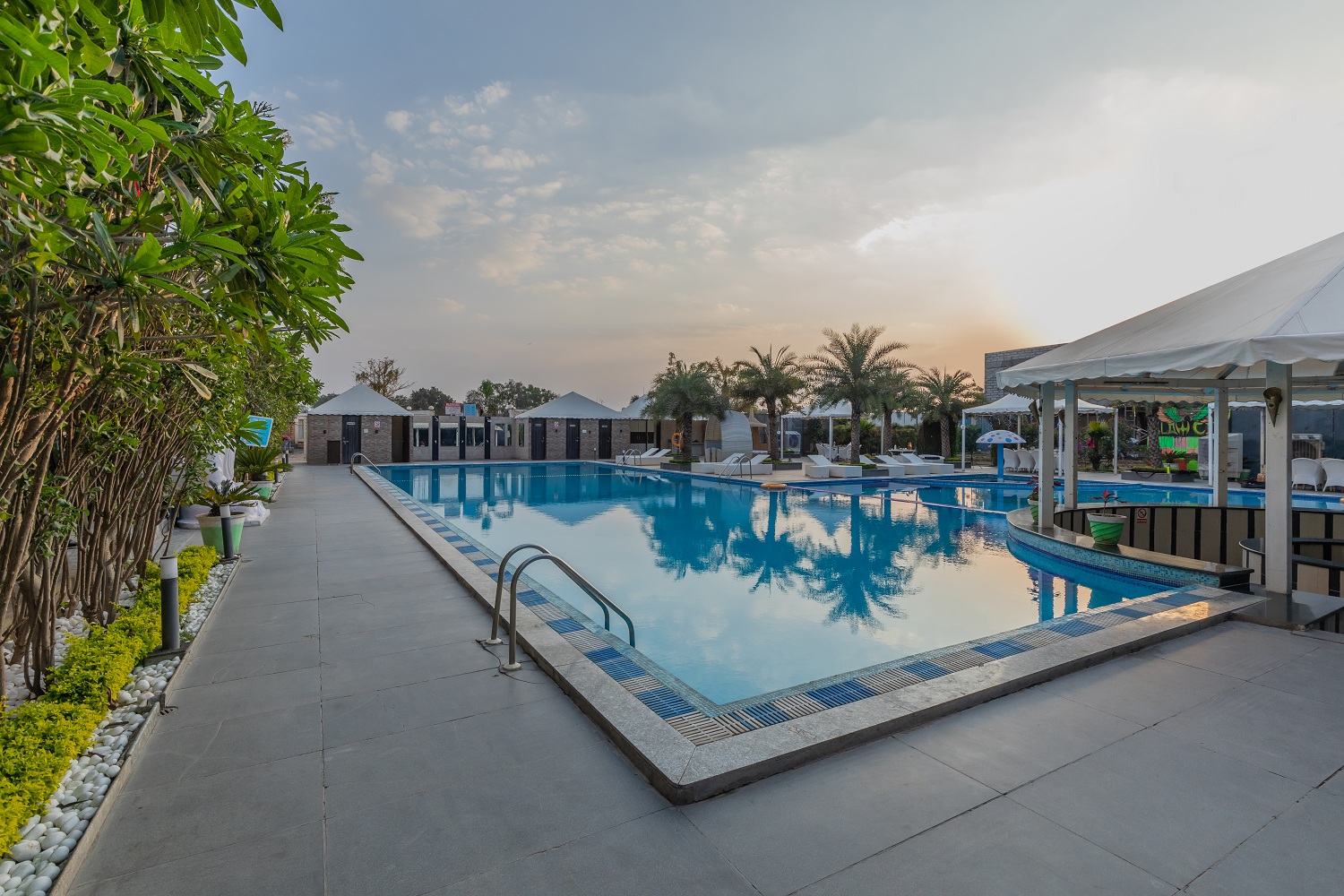 Anroute Stays113- Tejaji Nagar, Indore 4