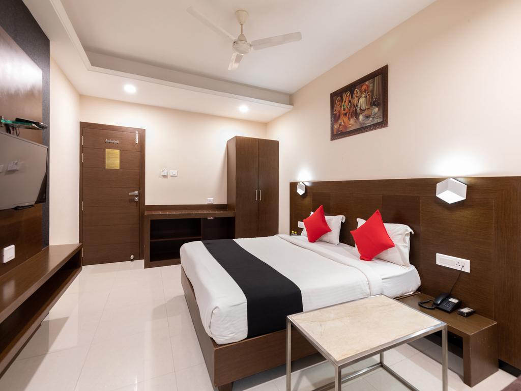 Anroute Stays112- Indore Road, Ujjain 5