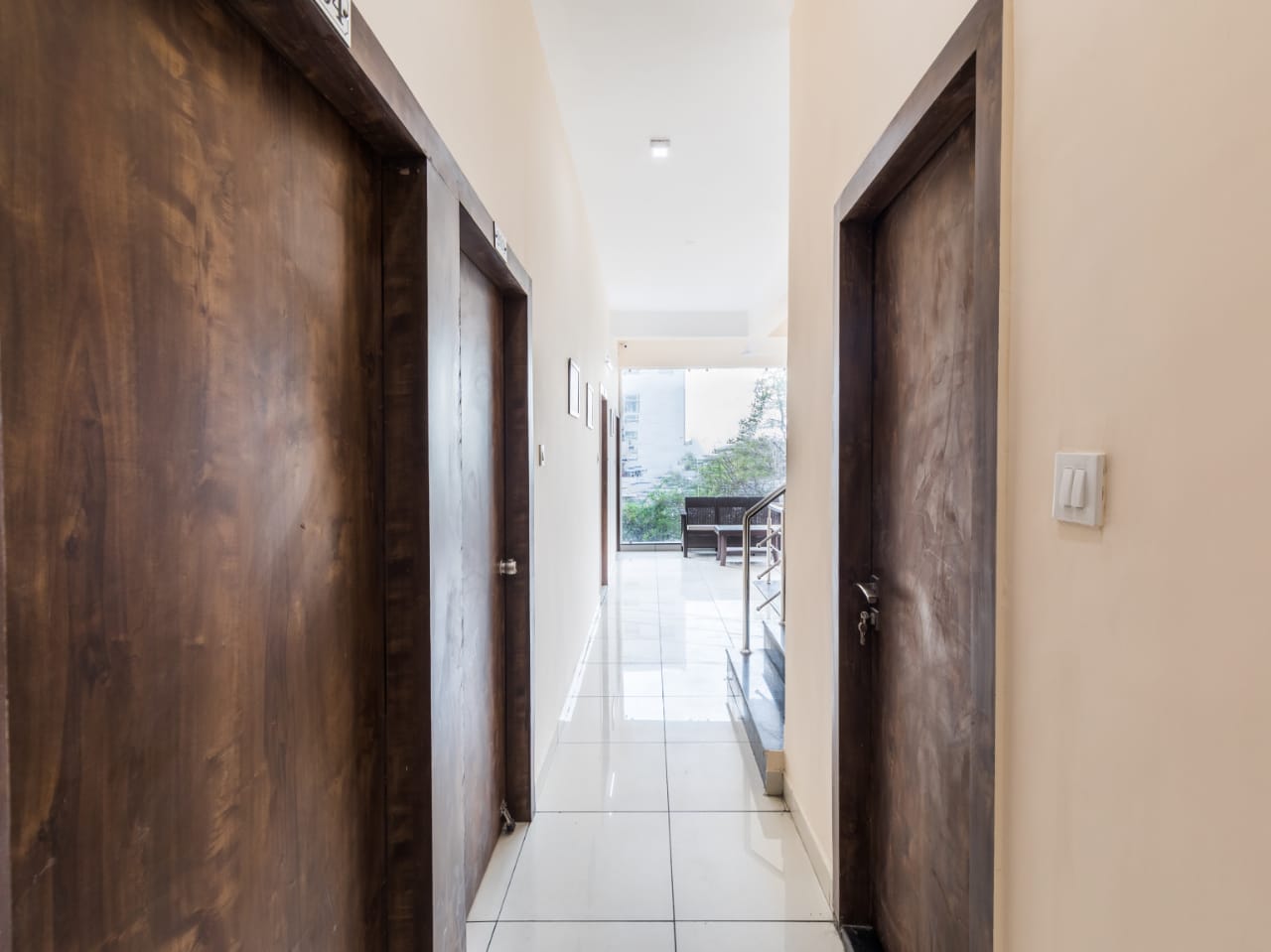 Anroute stays127- Opp Bansal Hospital