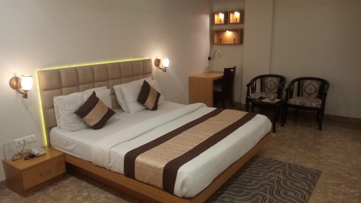 Anroute Stays128- Near City Hospital