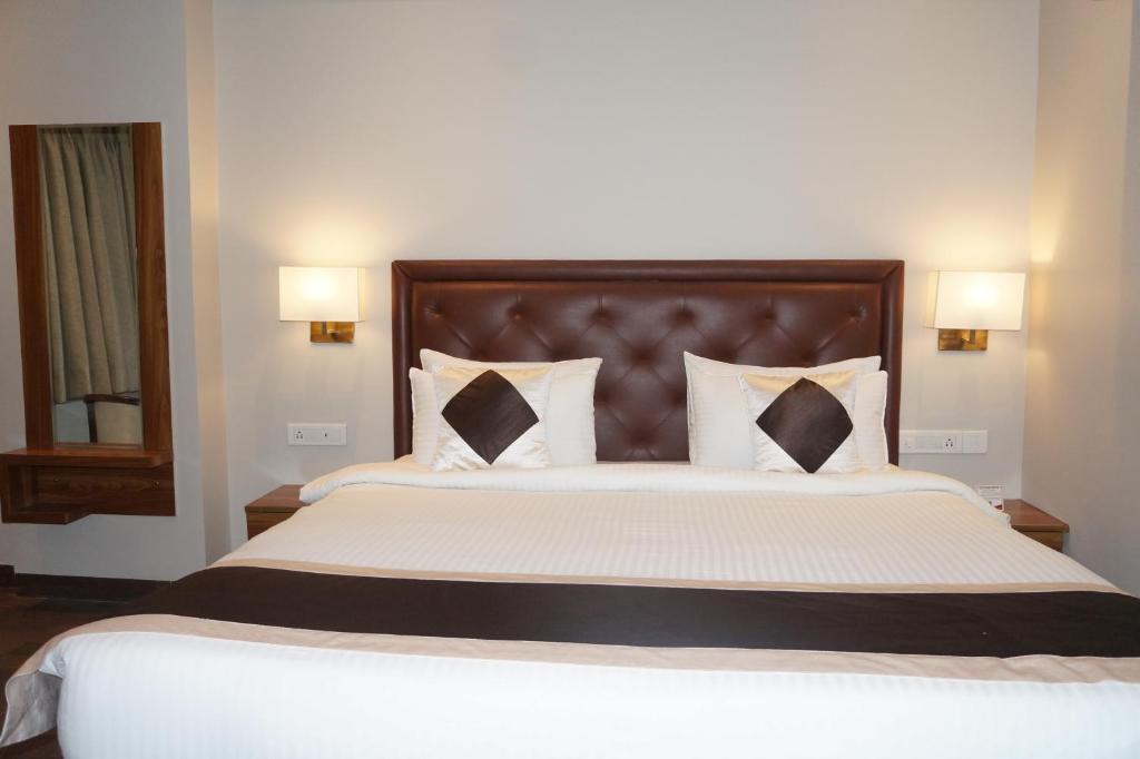 Deluxe King Bed Room