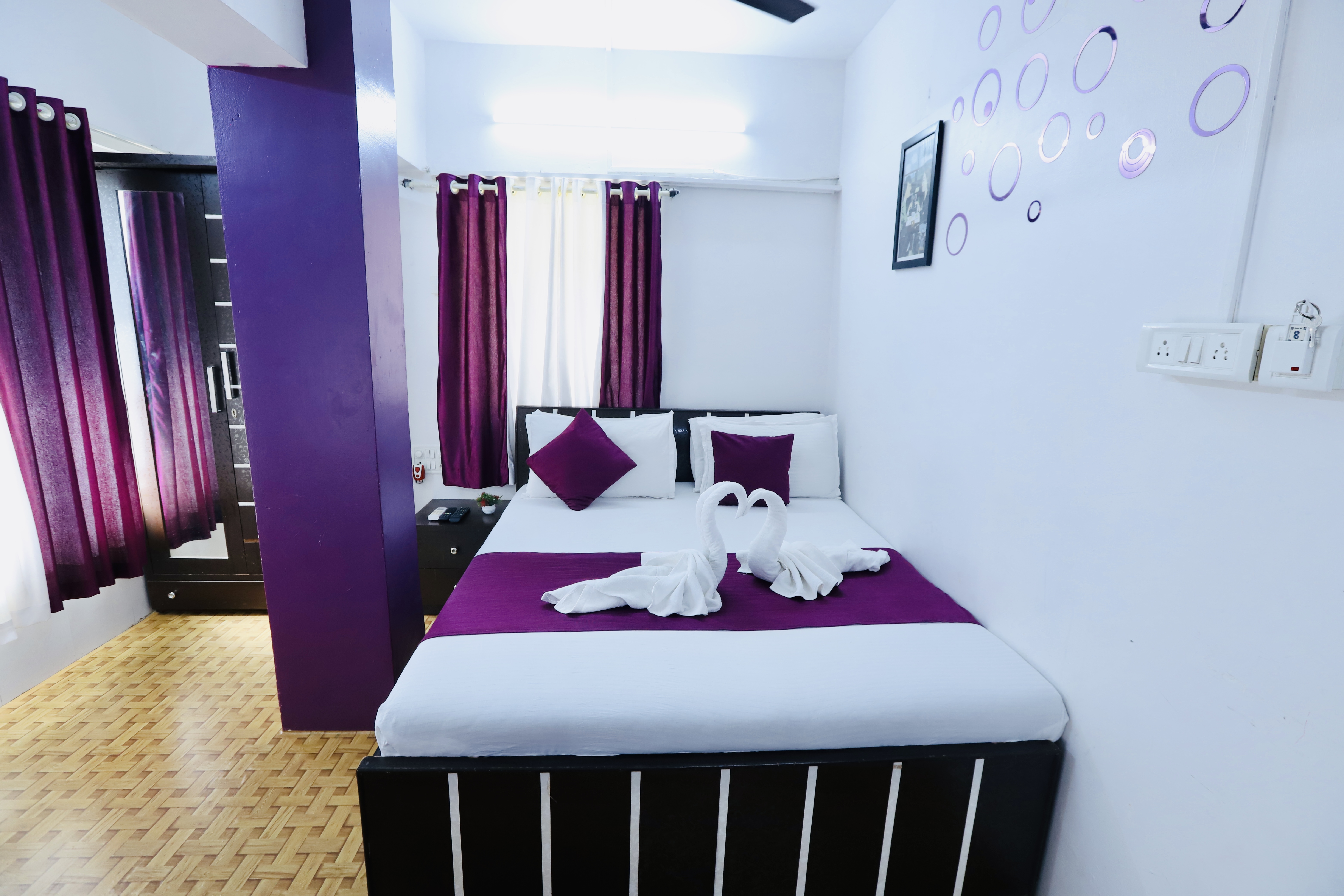 Kalpataru Hometel, Mumbai 4
