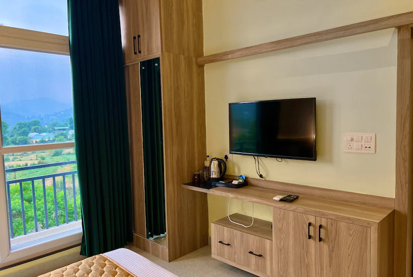 Divine by the lake hill, Naukuchiatal 4