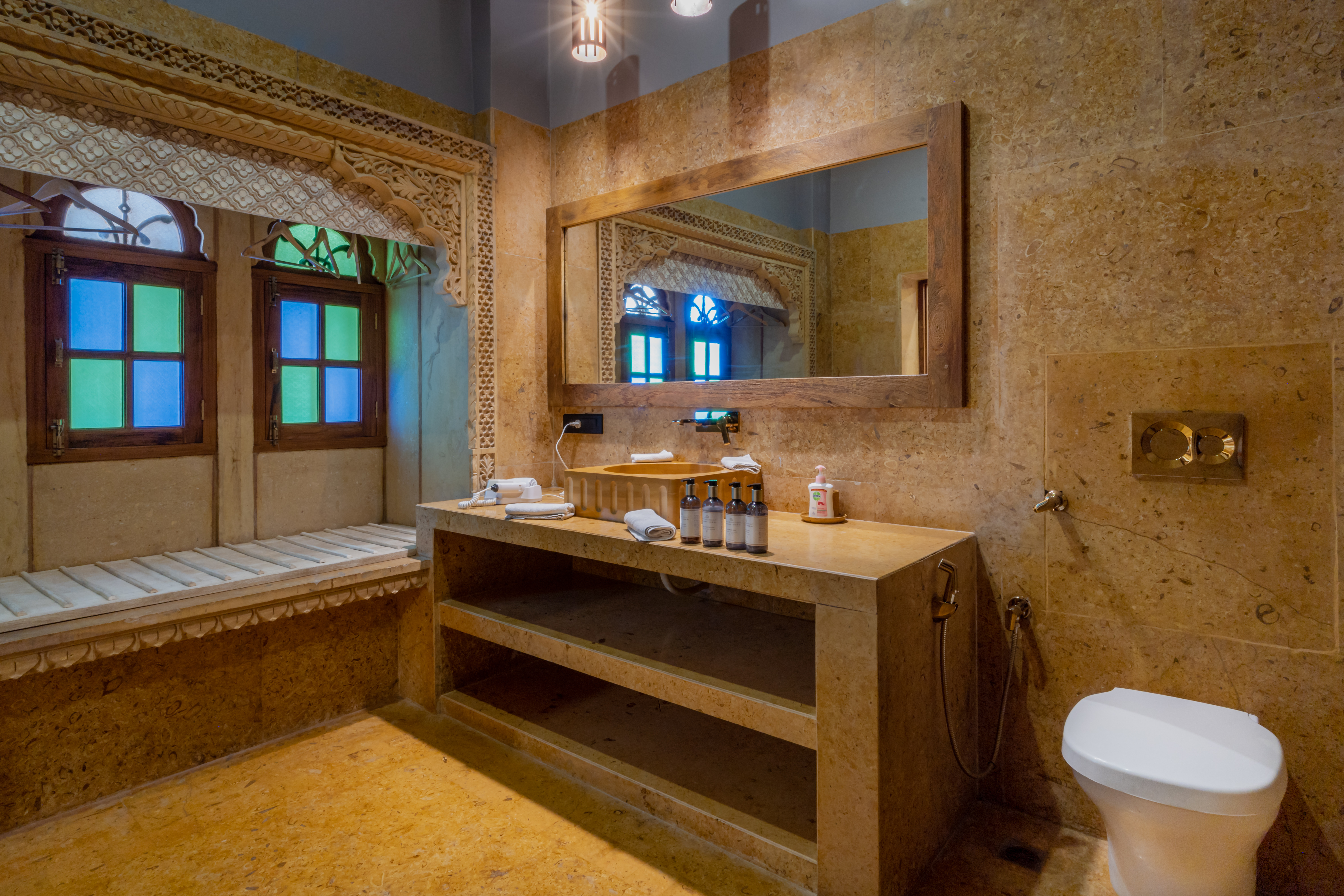 Super Deluxe Room Bathroom