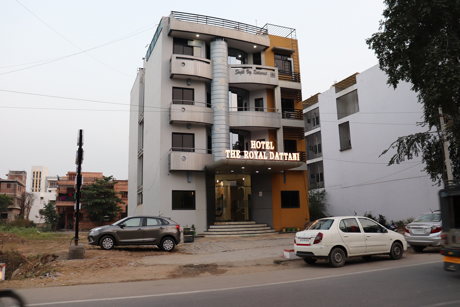 Hotel The Royal Dattani