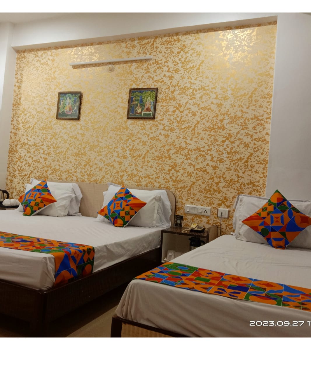 EXECUTIVE TRIPLE BED