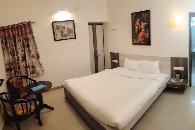 Hotel Lake Inn, Mount Abu 4