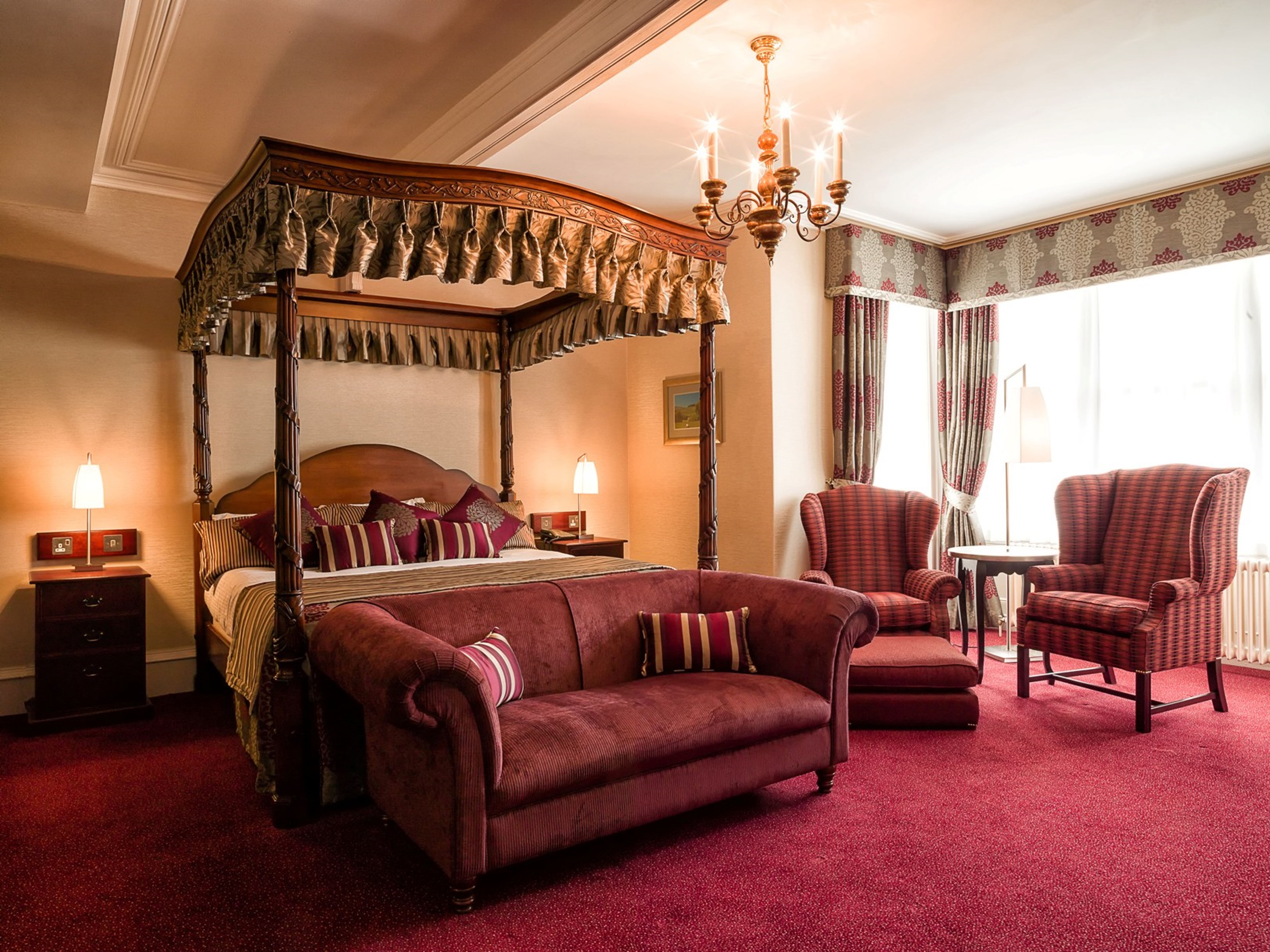 Feature  Room with Four Poster