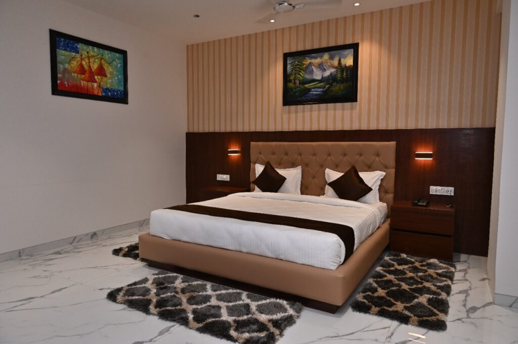 HOTEL THE ORION (A Unit Of Lankeswari Hotels And Resorts), Dharamgarh 5