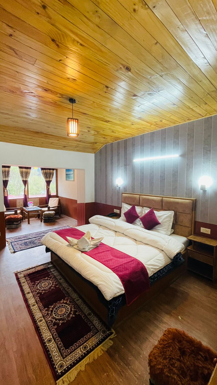 Hotel Hilltop at Mall Road Manali, Manali 2