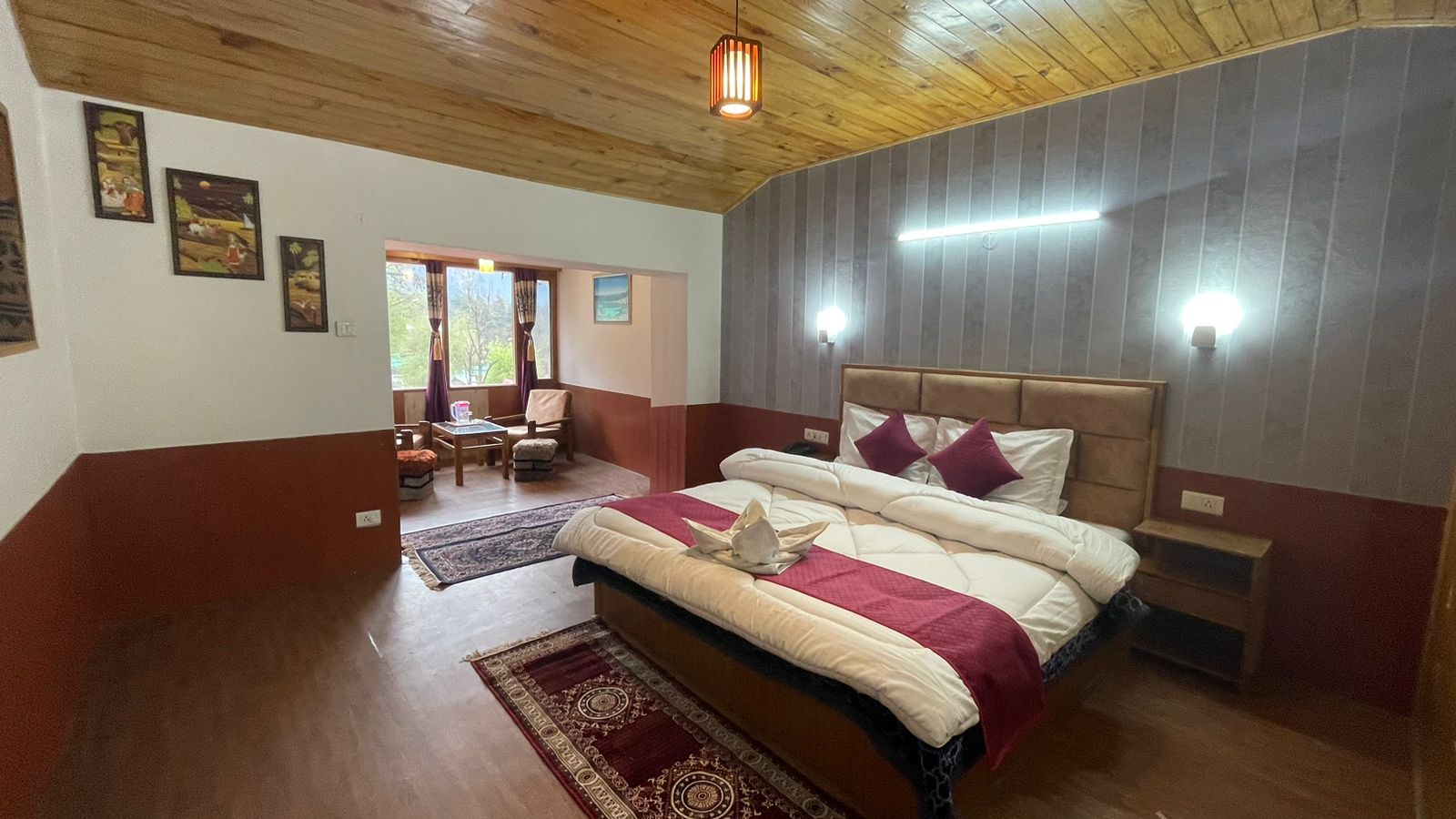Hotel Hilltop at Mall Road Manali, Manali 3