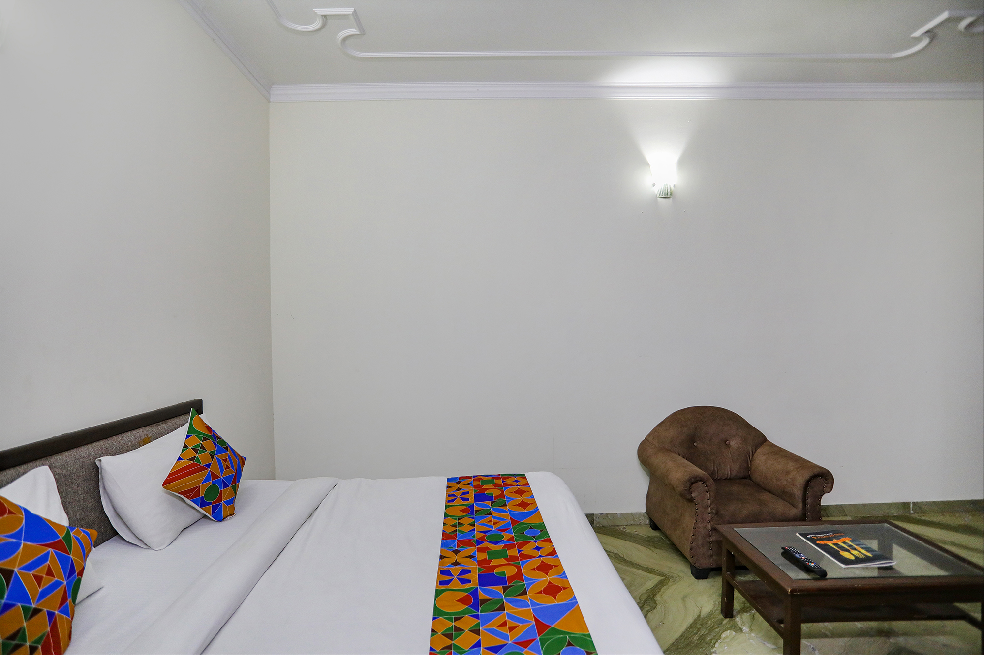 FabHotel The Eden Roc, Noida 4