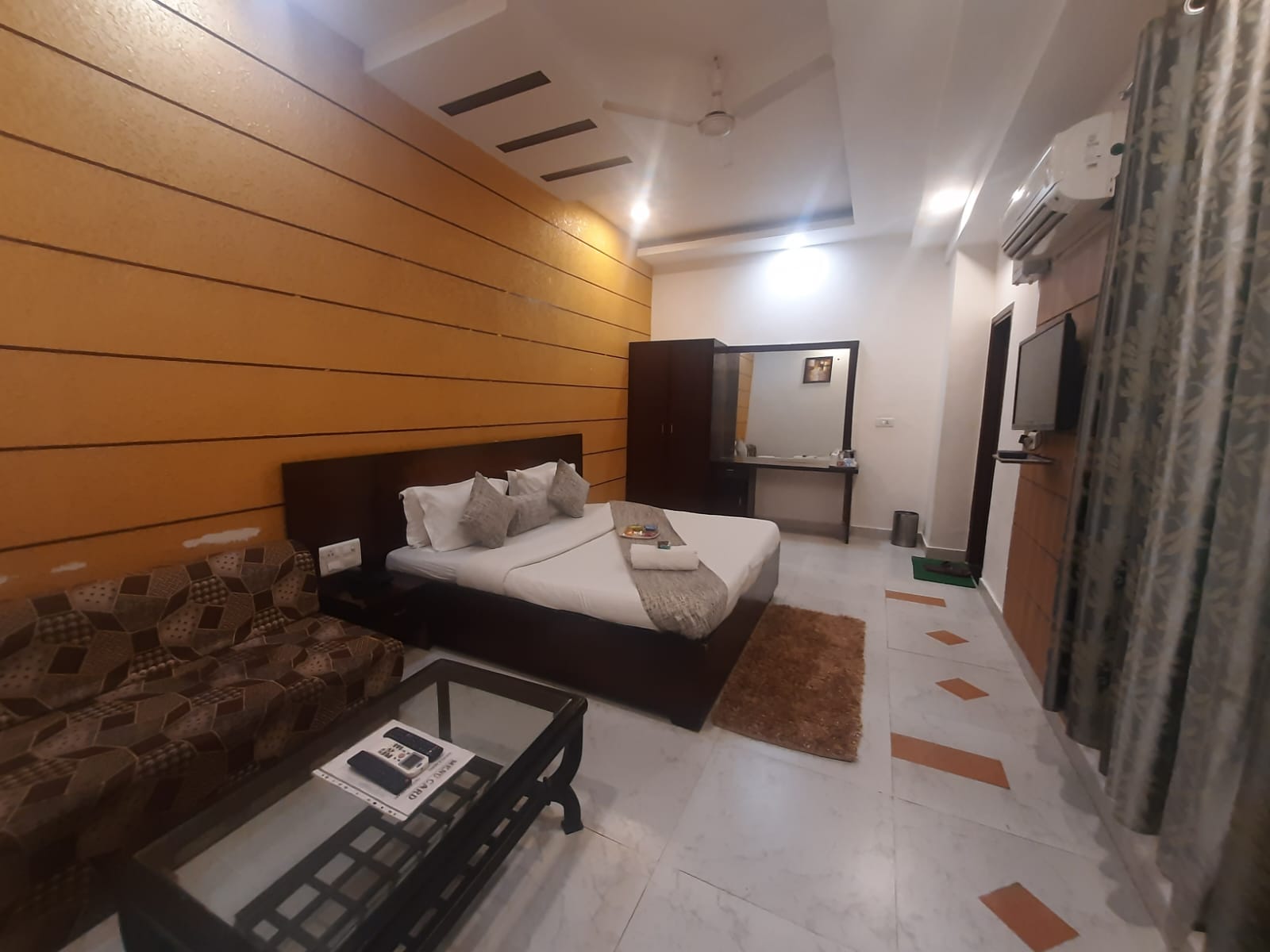 Super Deluxe AC Room