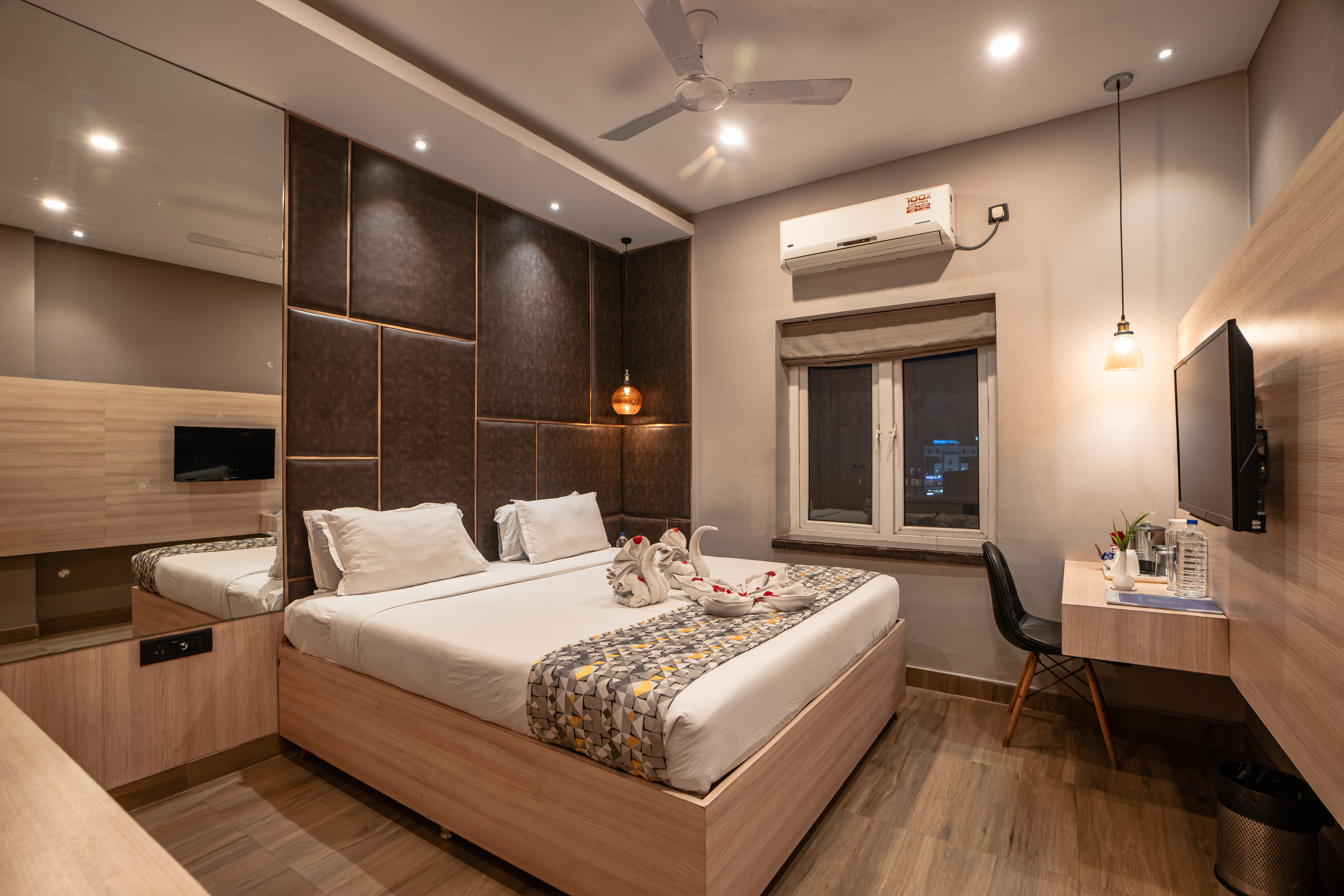 Pavilion Deluxe Back Block