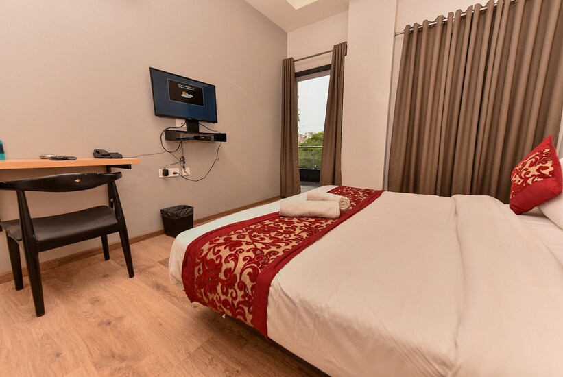 Hotel Red Saffron, New Delhi 4