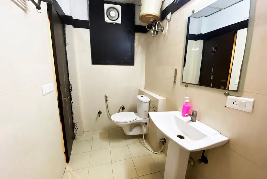 Hotel Yellow Saffron, New Delhi 2