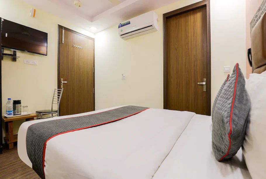 Hotel Yellow Saffron, New Delhi 4