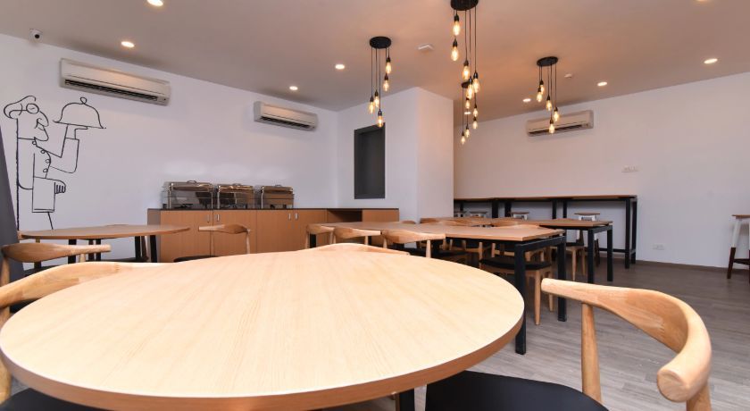 Qotel 002 Extention, New Delhi 3