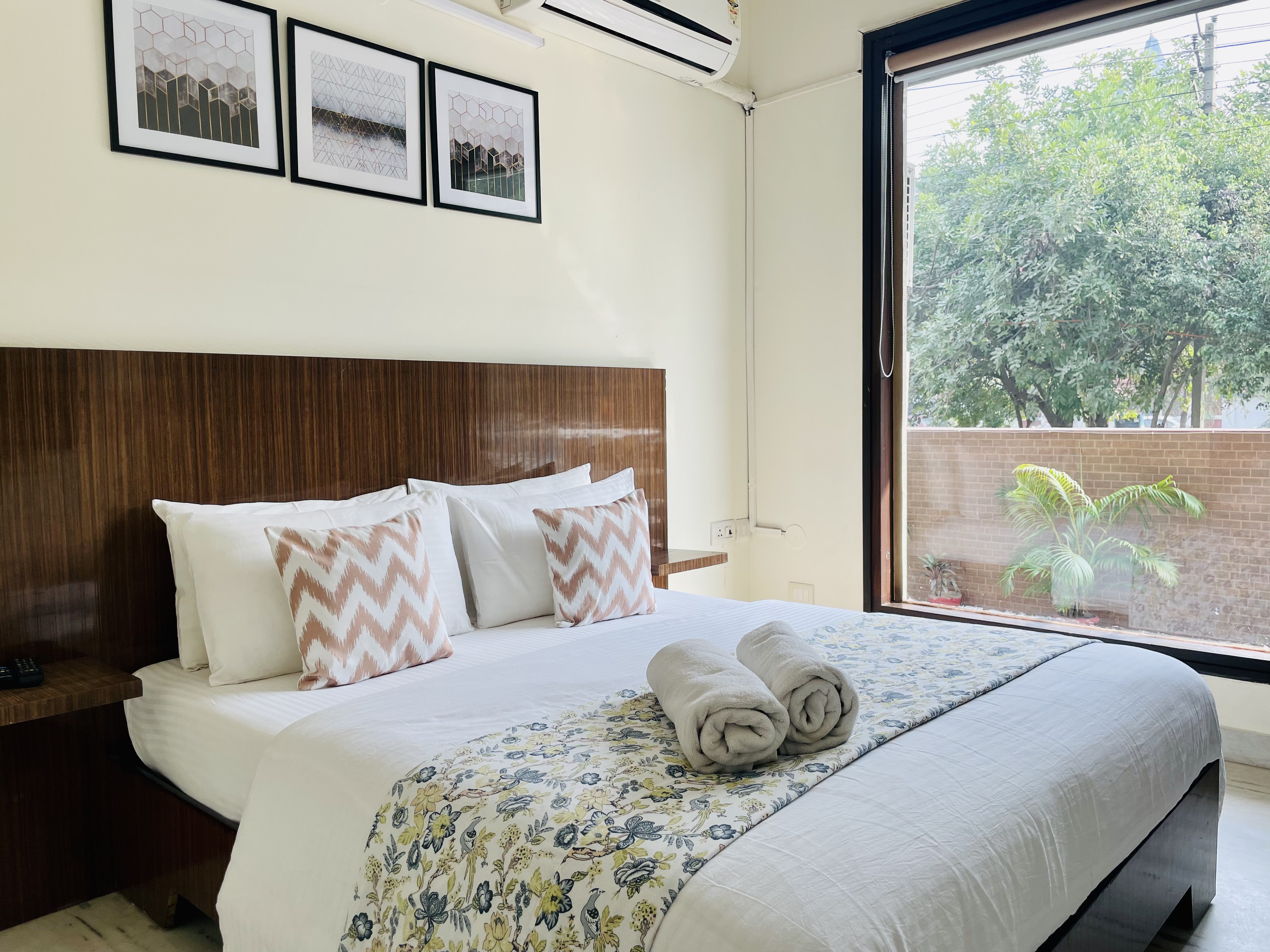 BluO Studio DLF Golf Course Road - Balcony ,Lift, Gurgaon 5
