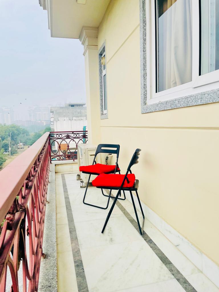 BluO Superior Studio DLF Golf Course Road, Gurgaon 2