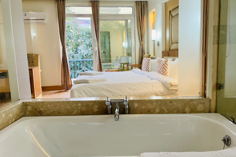 BluO Comfy & Elegant Deluxe Room, Gurgaon 4