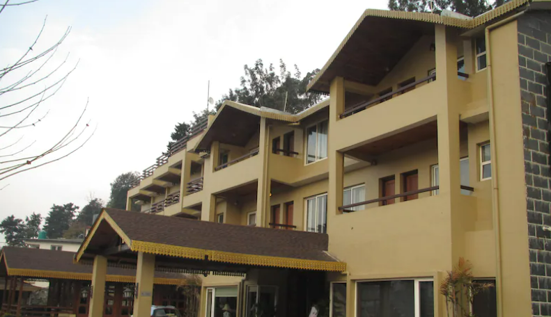 Foxoso Misty Oaks Resort, Bhowali, Nainital 2