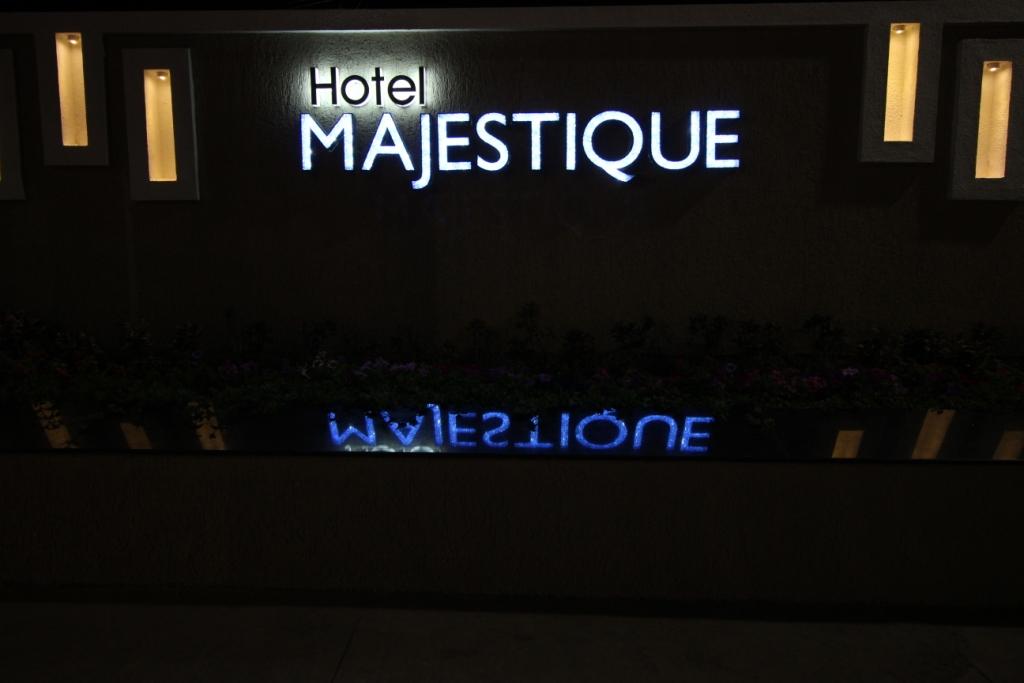 HOTEL MAJESTIQUE, Pune