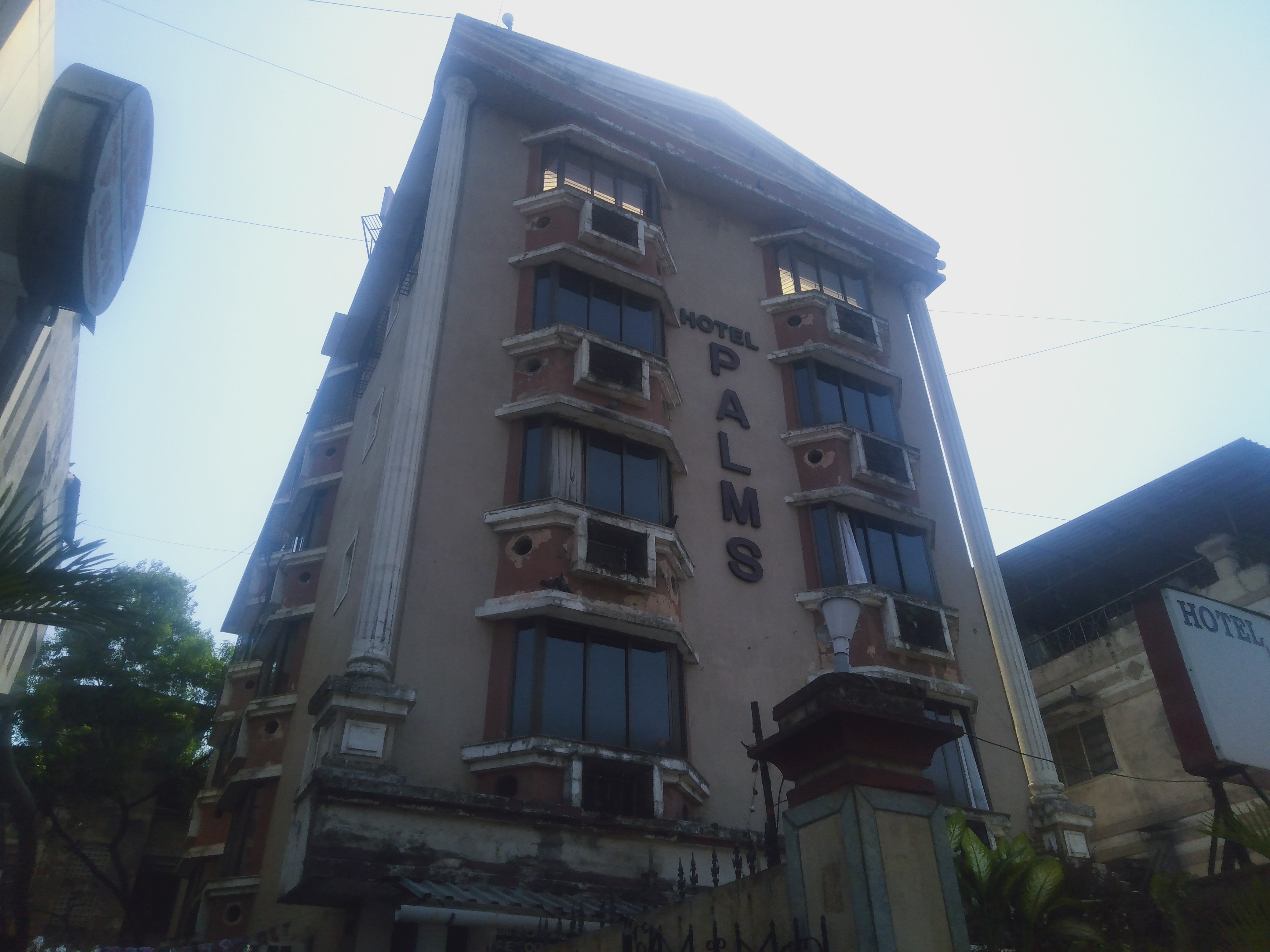 HOTEL PALMS, Navi Mumbai 4