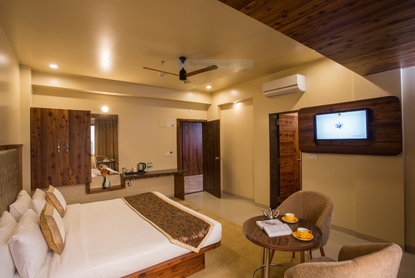 Hotel Bhagyalaxmi NX, Shirdi 4